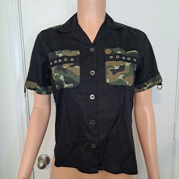 Dead Threads Womens M Shirt Goth Black Camouflage Button Down Short Sleeve - Picture 1 of 12